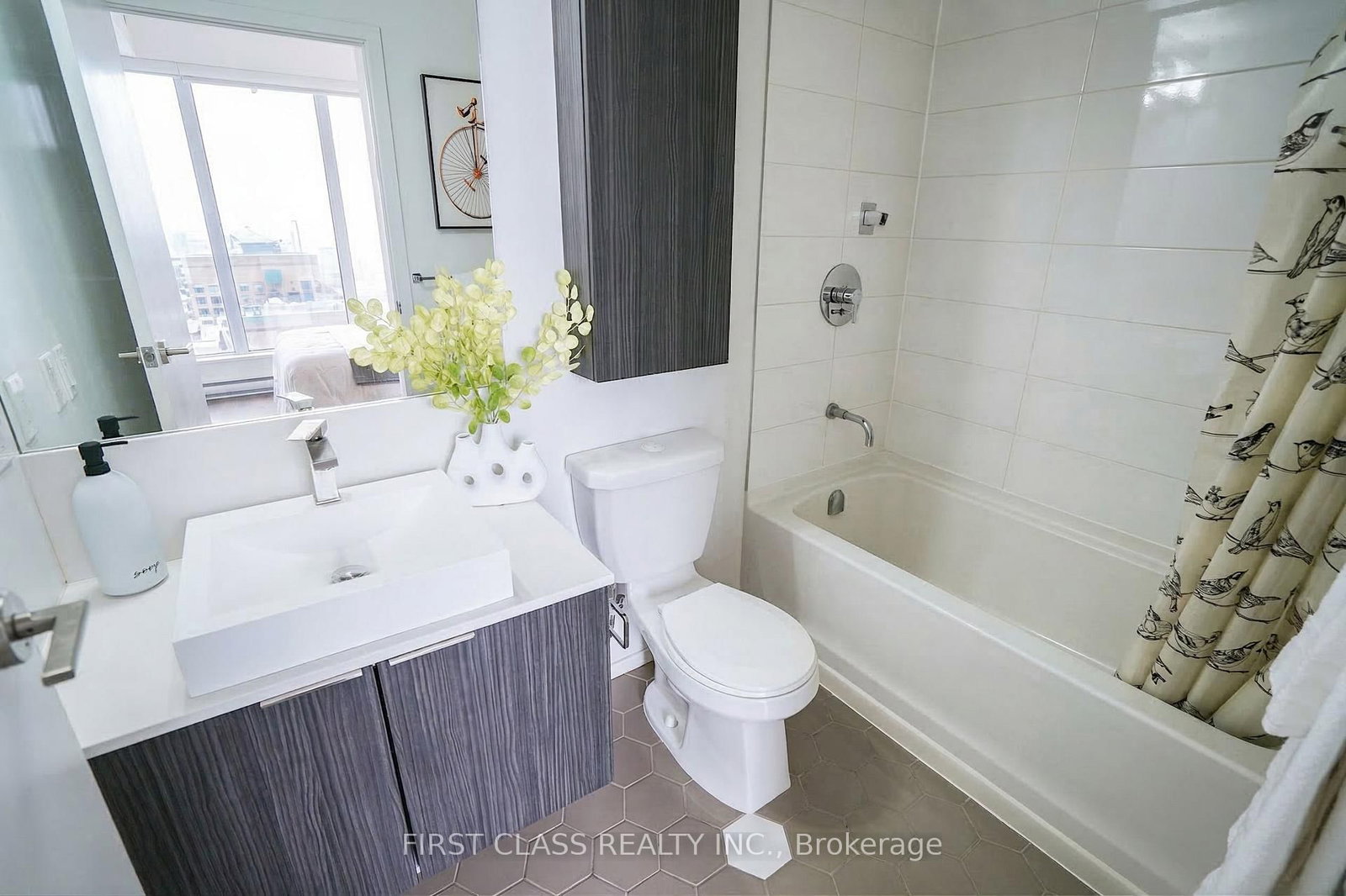 68 Shuter Street, Unit 2010 - Photo 10