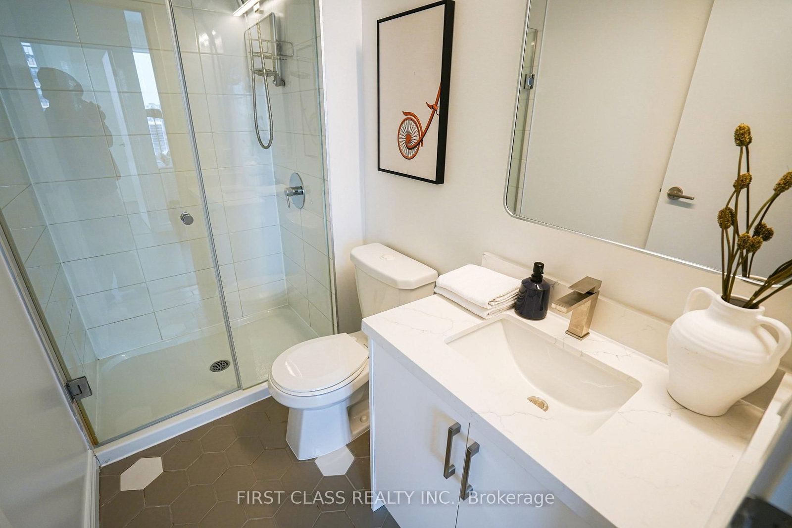 68 Shuter Street, Unit 2010 - Photo 12