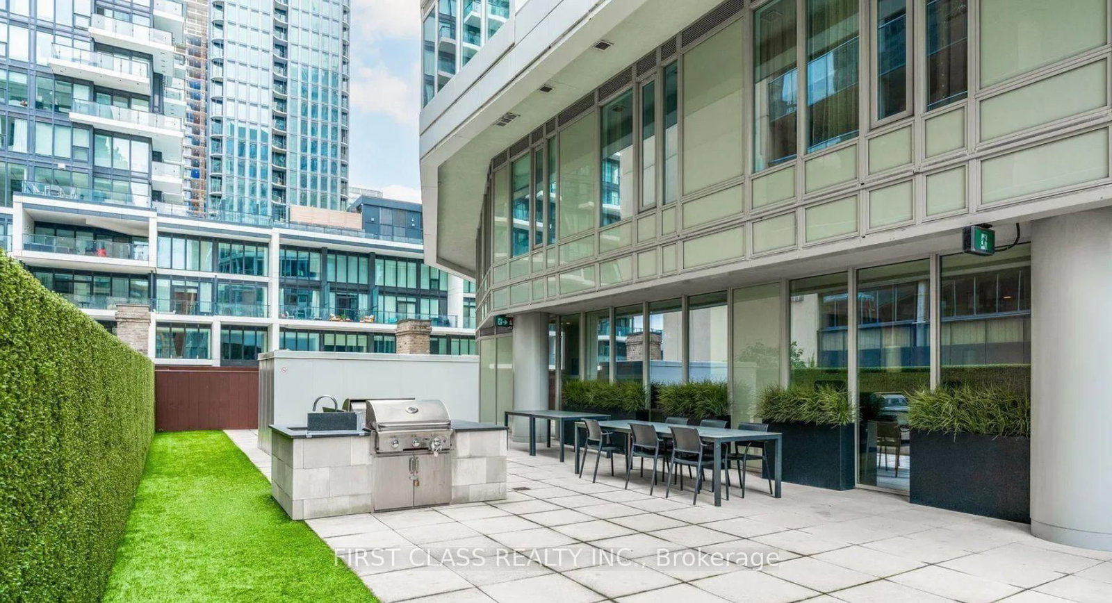 68 Shuter Street, Unit 2010 - Photo 17