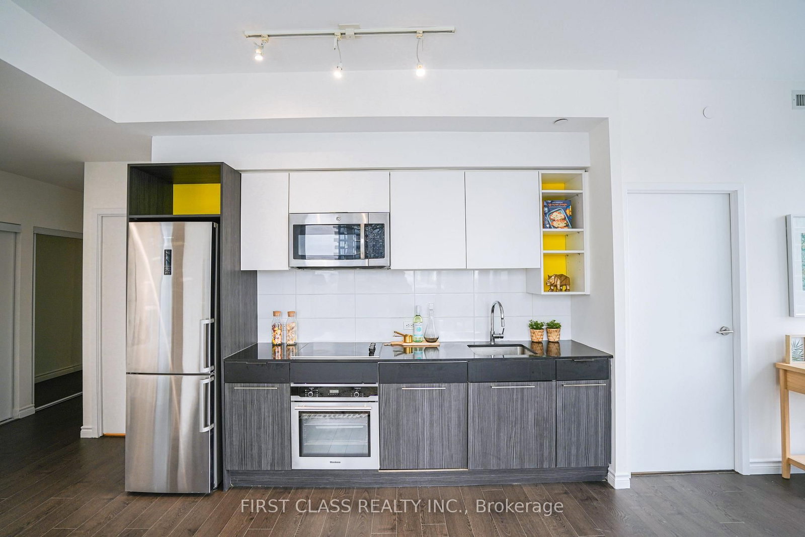 68 Shuter Street, Unit 2010 - Photo 3