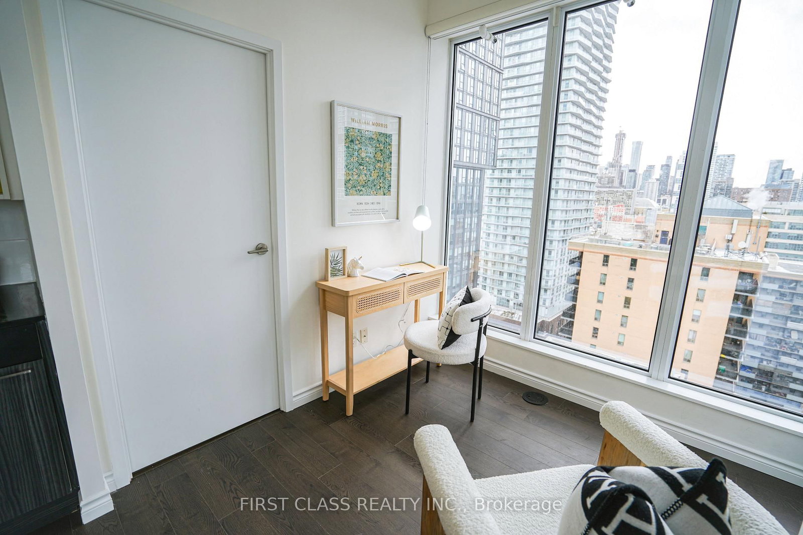 68 Shuter Street, Unit 2010 - Photo 8