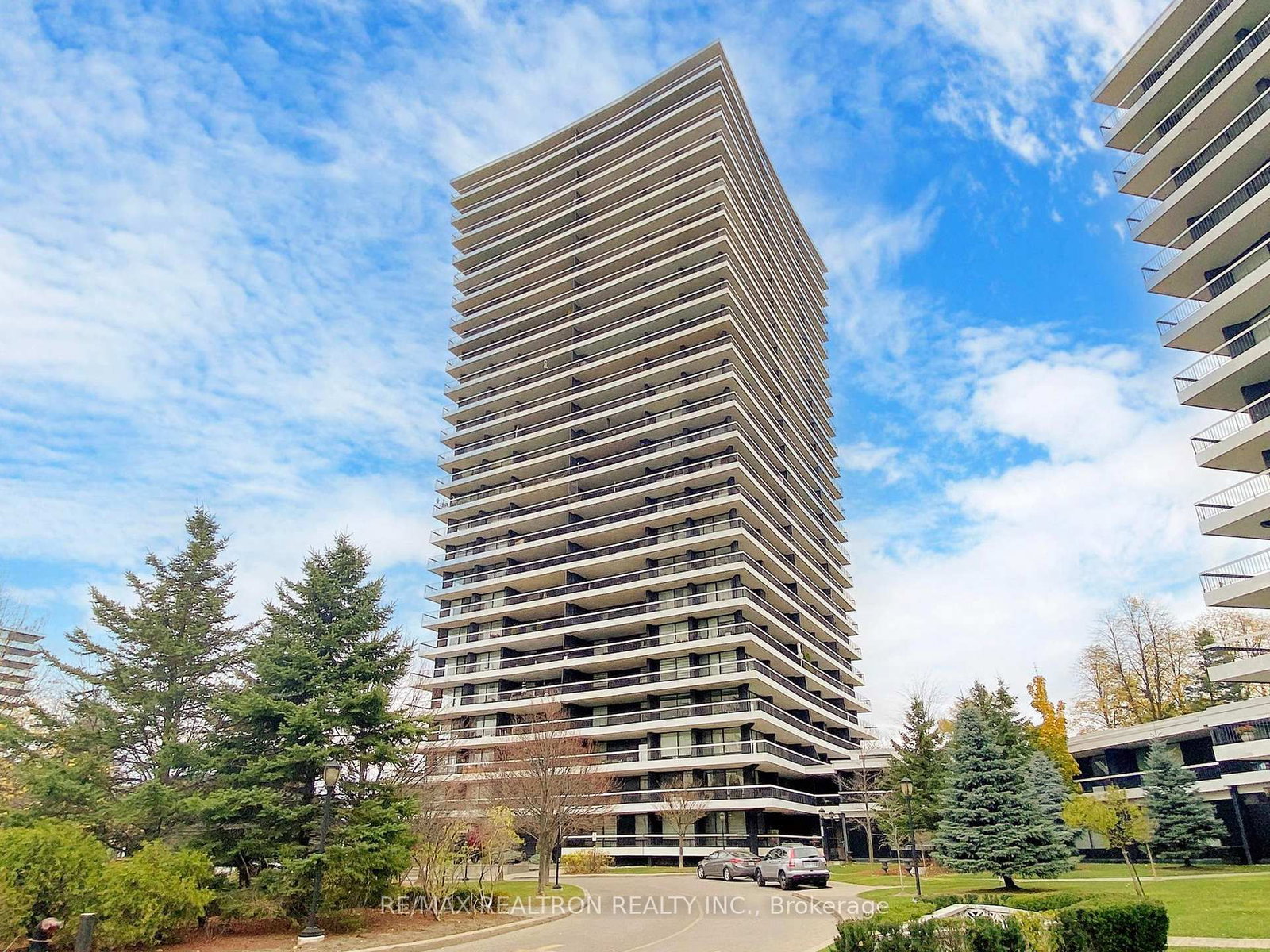 135 Antibes Drive, Unit 1706