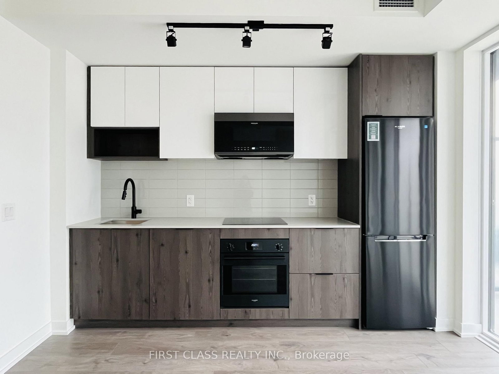 5 Defries Street, Unit 817 - Photo 14