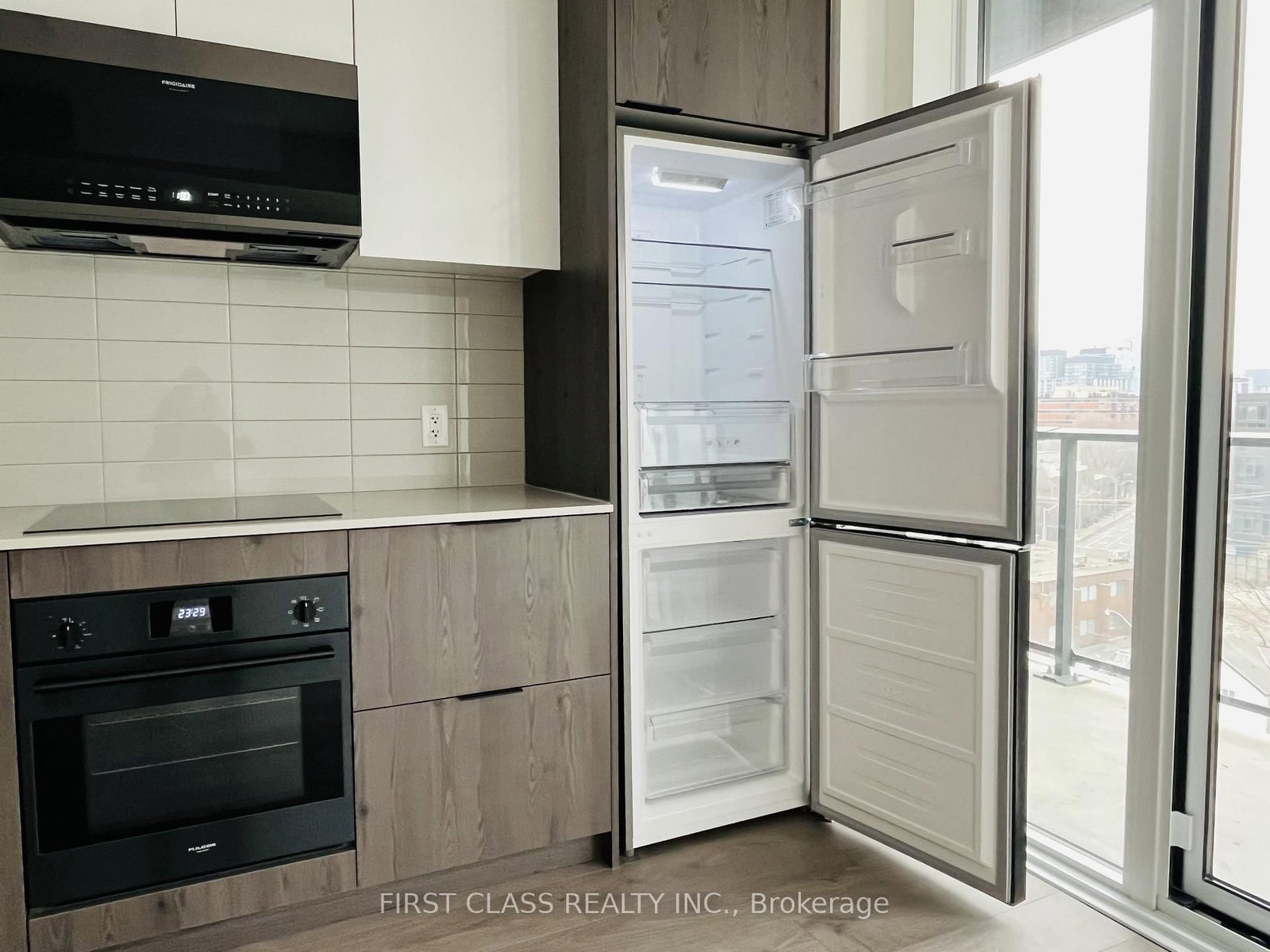 5 Defries Street, Unit 817 - Photo 15