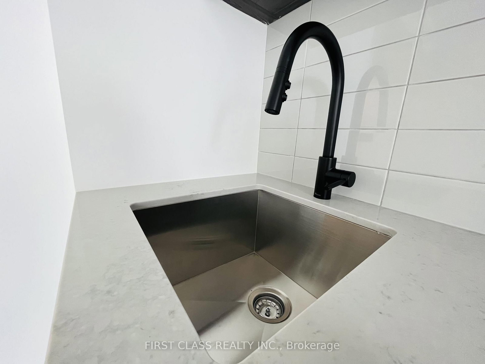 5 Defries Street, Unit 817 - Photo 19