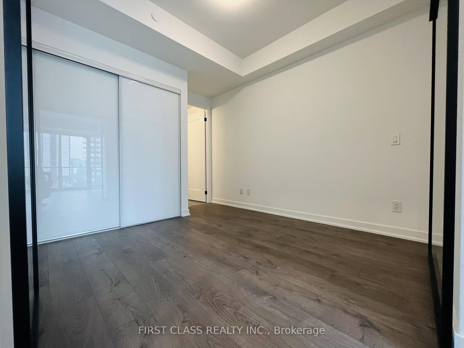 5 Defries Street, Unit 817 - Photo 8