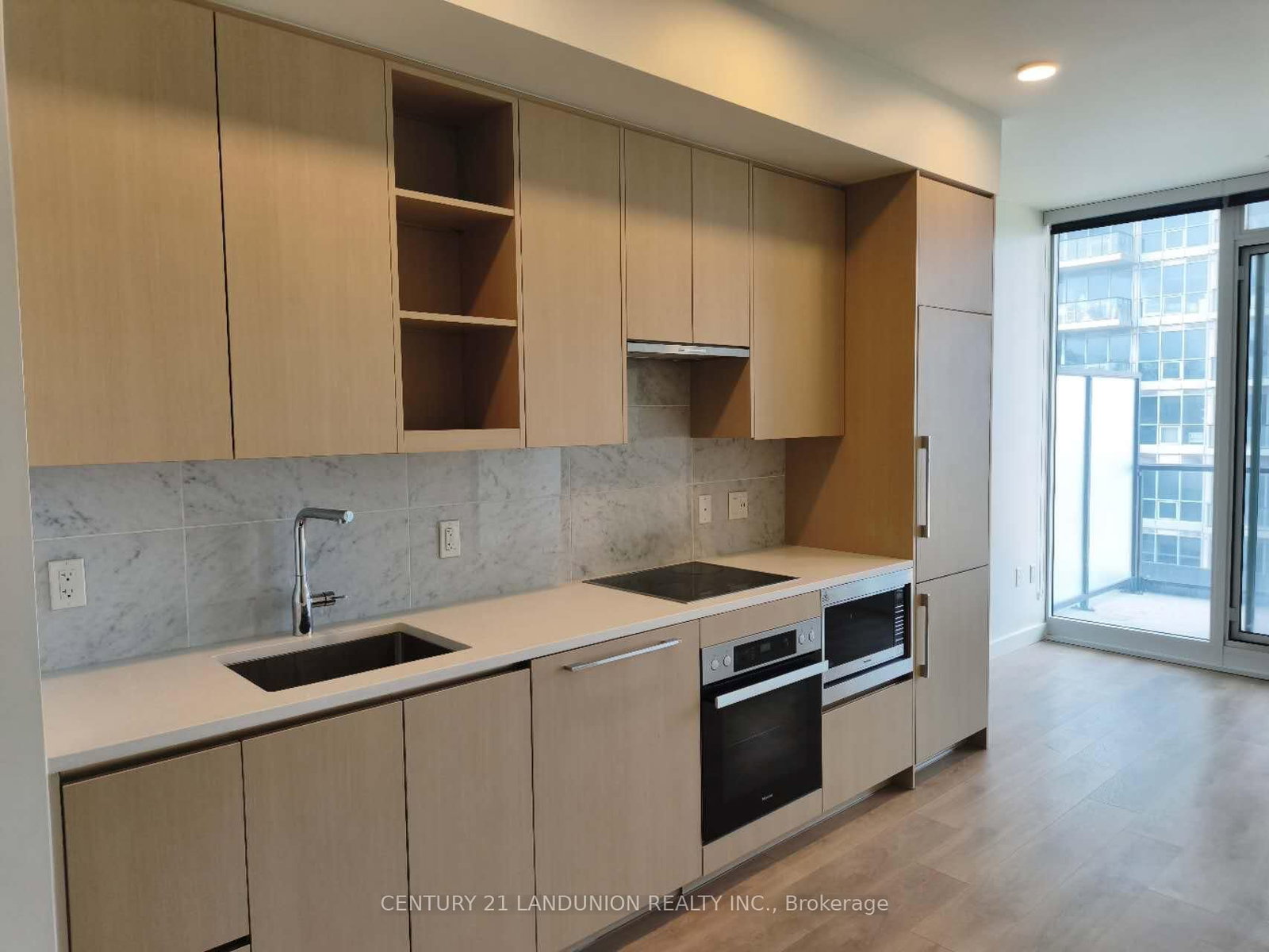 85 Mcmahon Drive, Unit 601