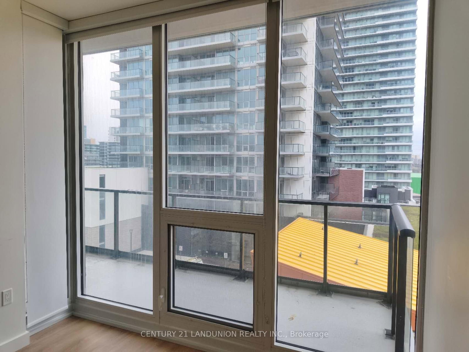 85 Mcmahon Drive, Unit 601 - Photo 5