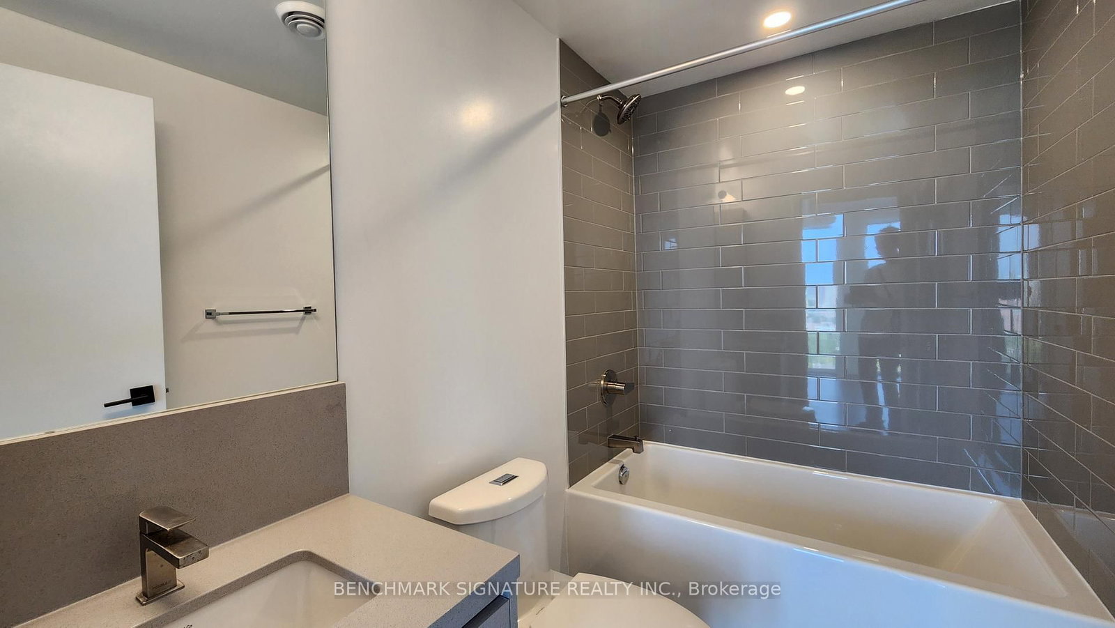 319 Jarvis Street, Unit 3010 - Photo 18