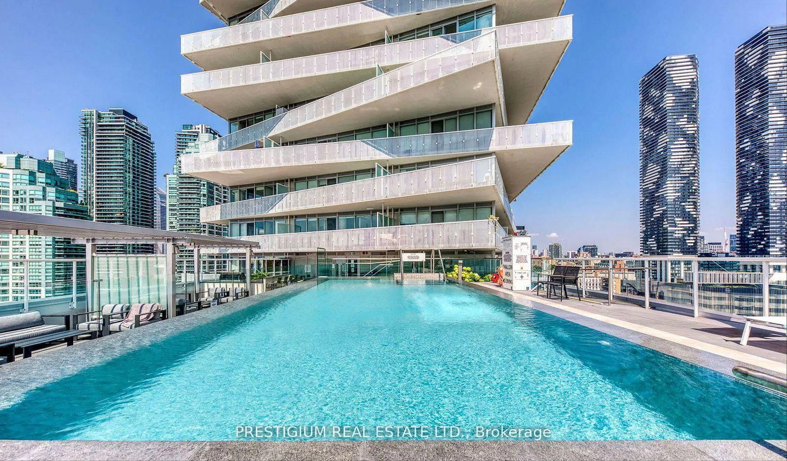 15 Queens Quay E, Unit 216