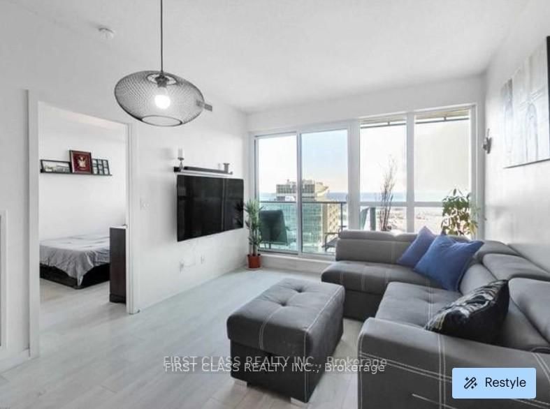 150 East Liberty Street, Unit 2306