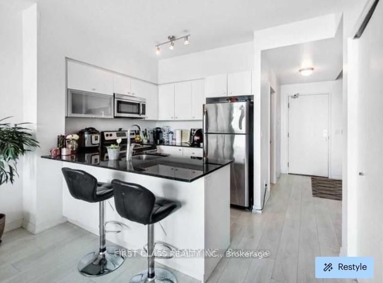 150 East Liberty Street, Unit 2306 - Photo 4