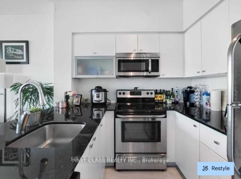 150 East Liberty Street, Unit 2306 - Photo 8