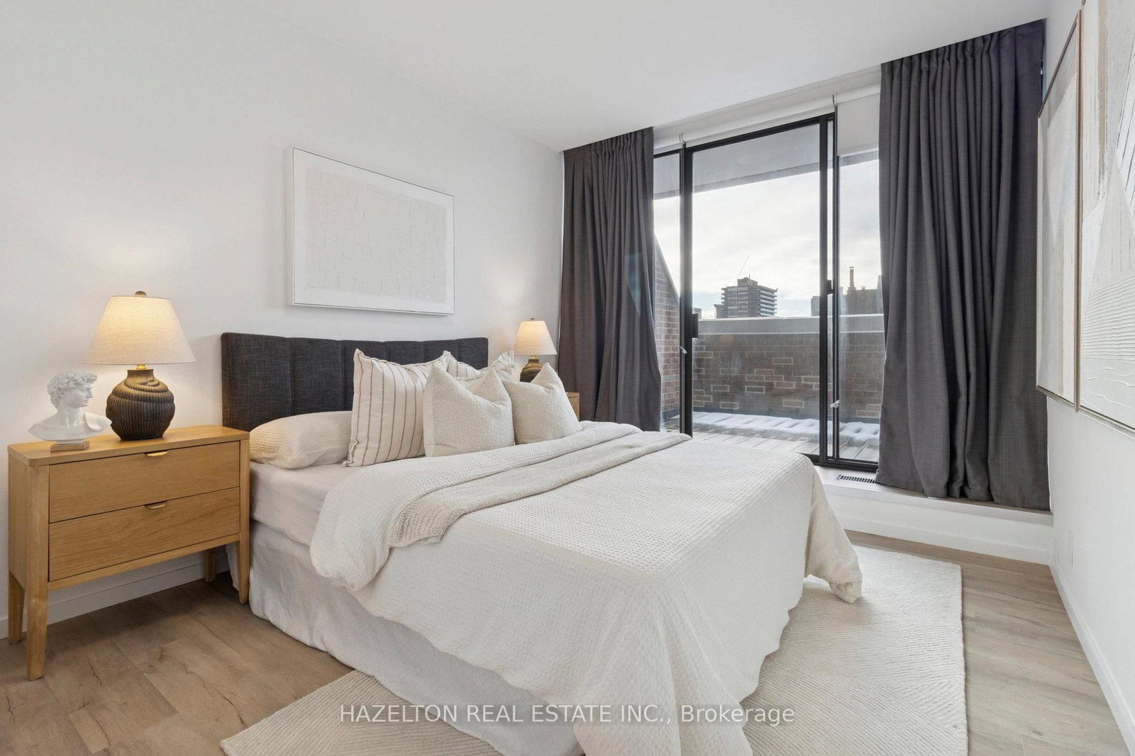 55A Avenue Road • #405 • Toronto, ON photo 26