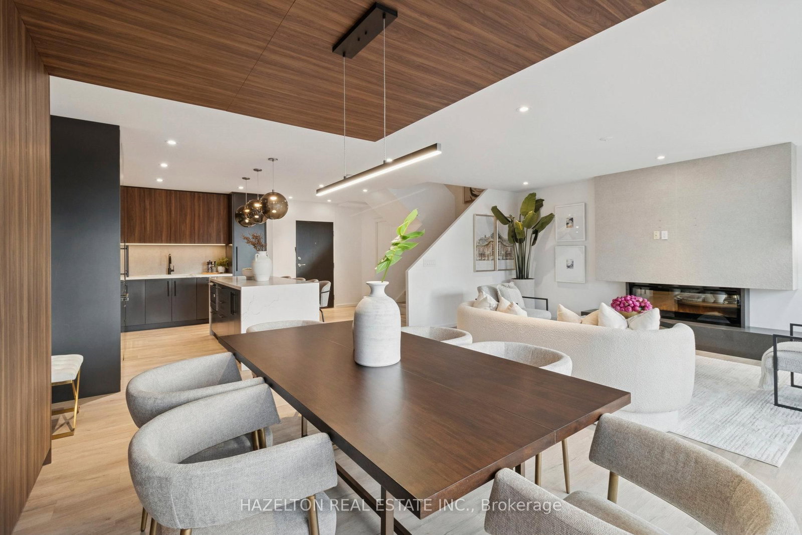 55A Avenue Road • #405 • Toronto, ON photo 3