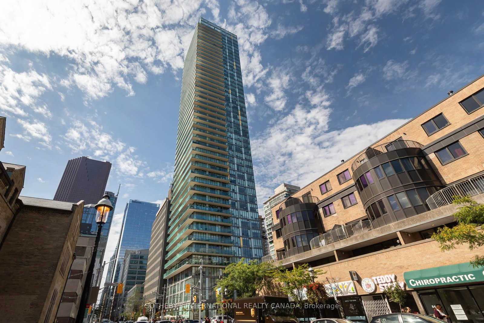 33 Lombard Street, Unit 1004