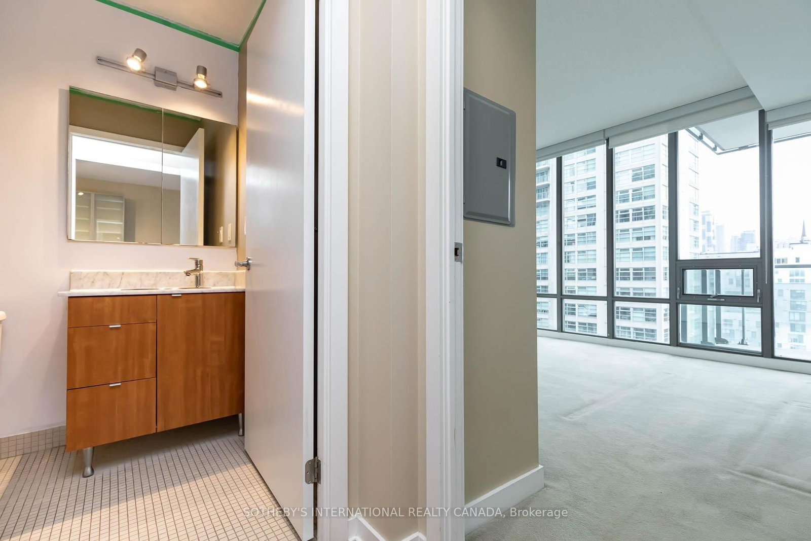 33 Lombard Street, Unit 1004 - Photo 14