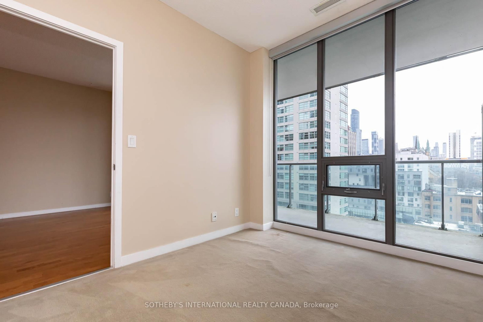 33 Lombard Street, Unit 1004 - Photo 16