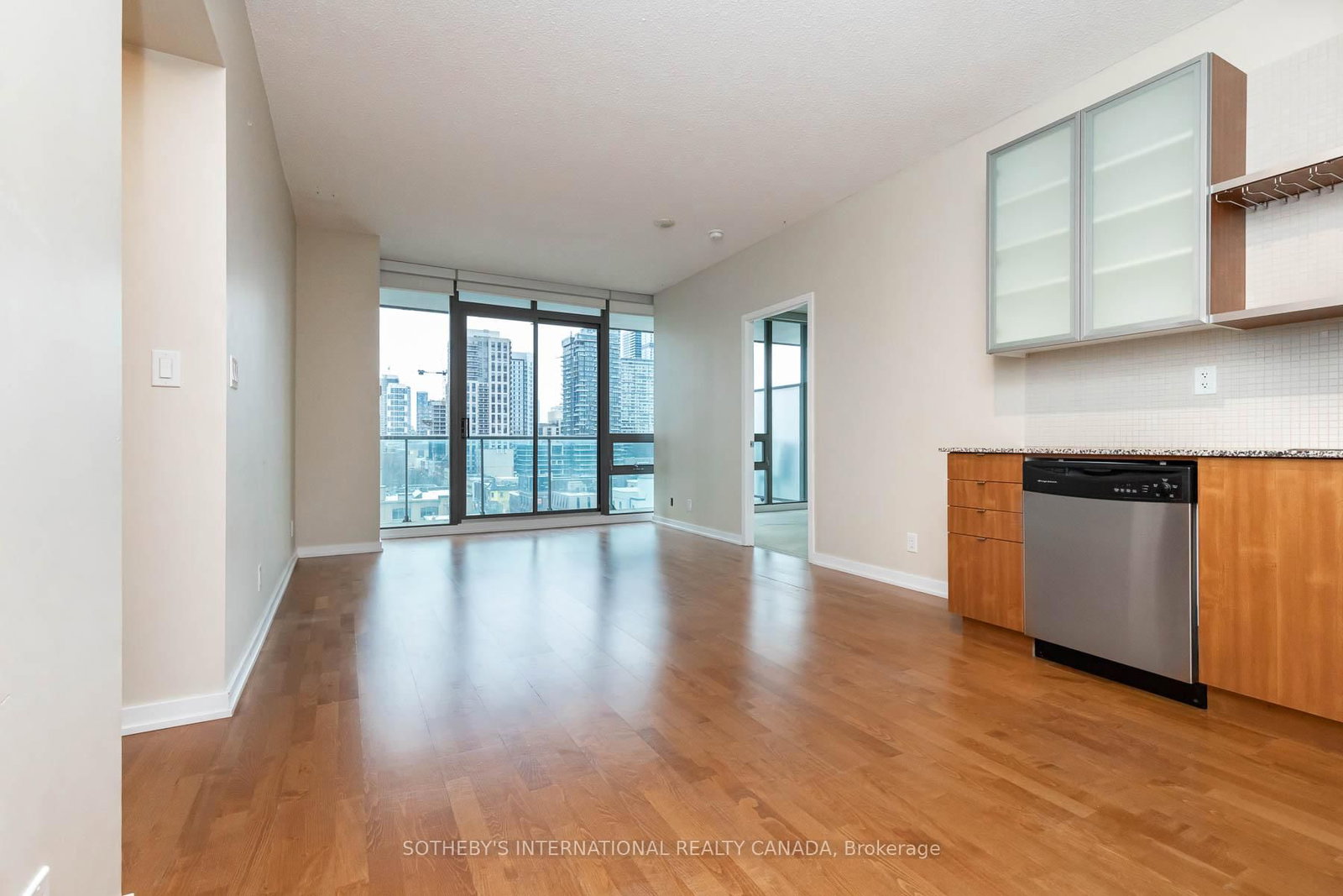 33 Lombard Street, Unit 1004 - Photo 2