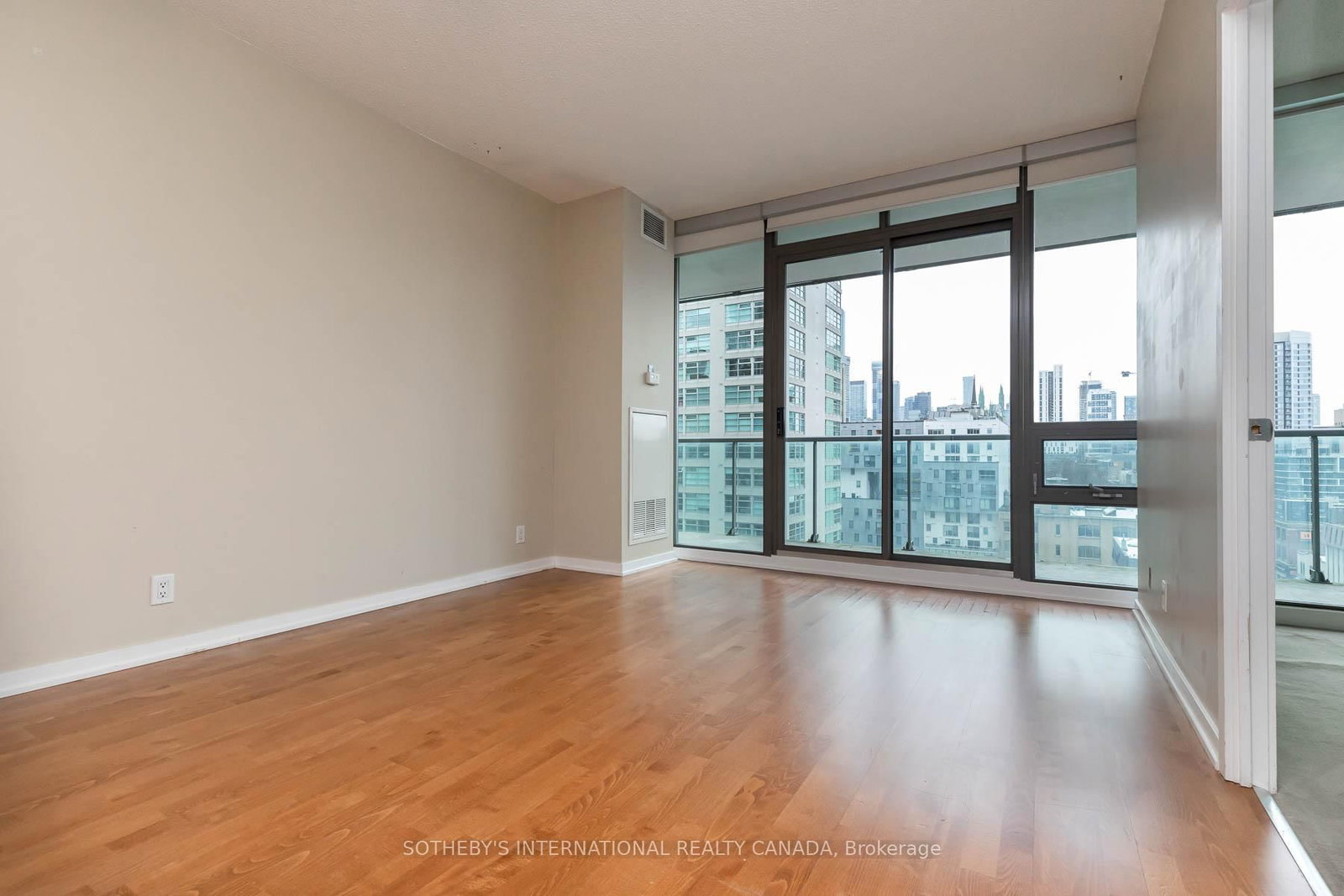 33 Lombard Street, Unit 1004 - Photo 5