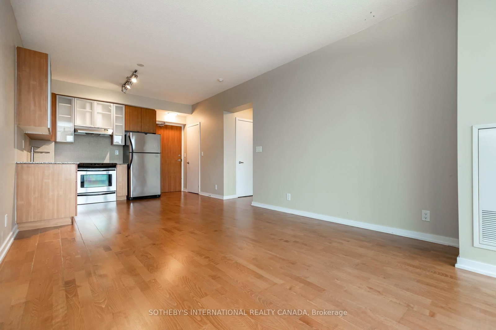 33 Lombard Street, Unit 1004 - Photo 7