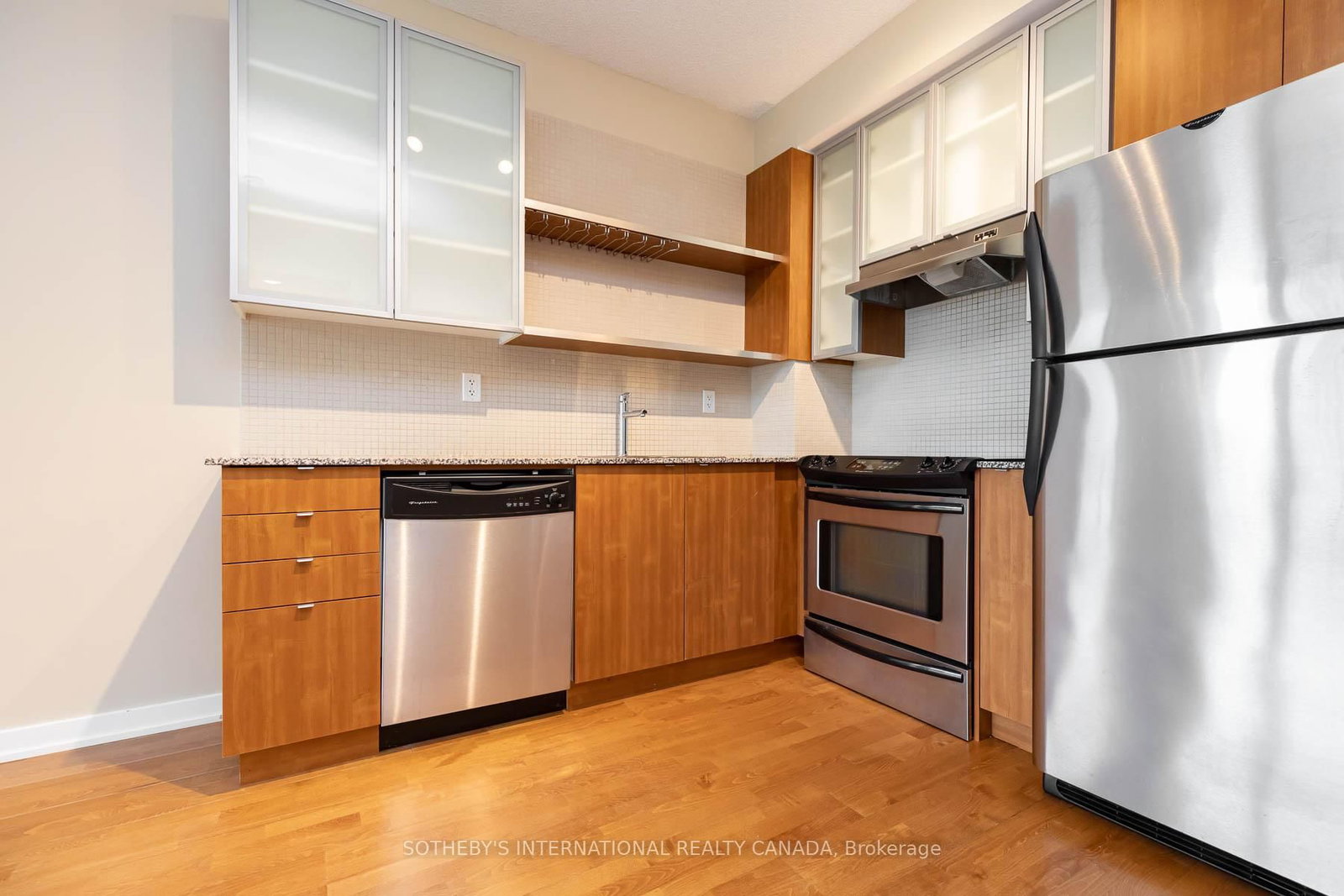 33 Lombard Street, Unit 1004 - Photo 9