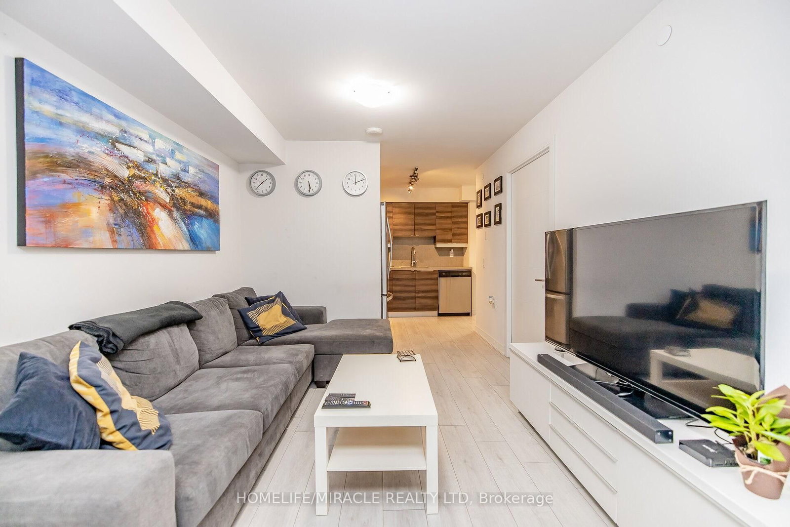 525 Adelaide Street W, Unit 501 - Photo 11
