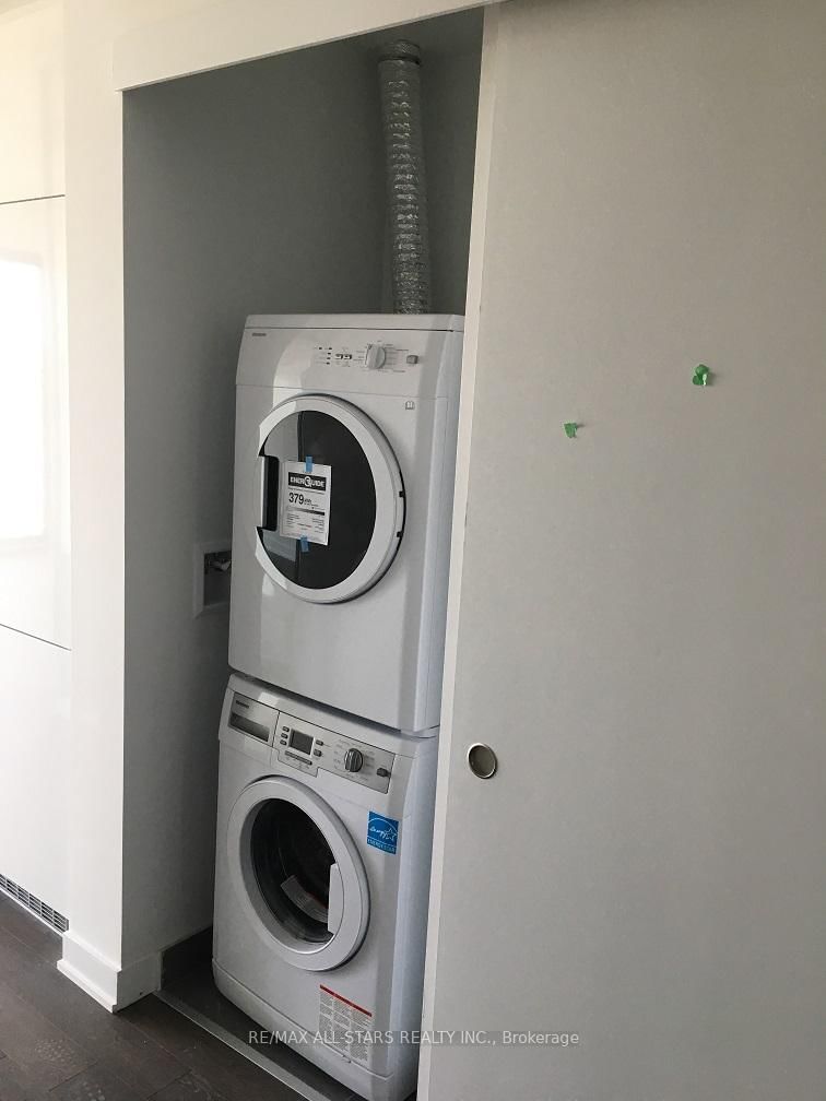 185 Roehampton Avenue, Unit 907 - Photo 13