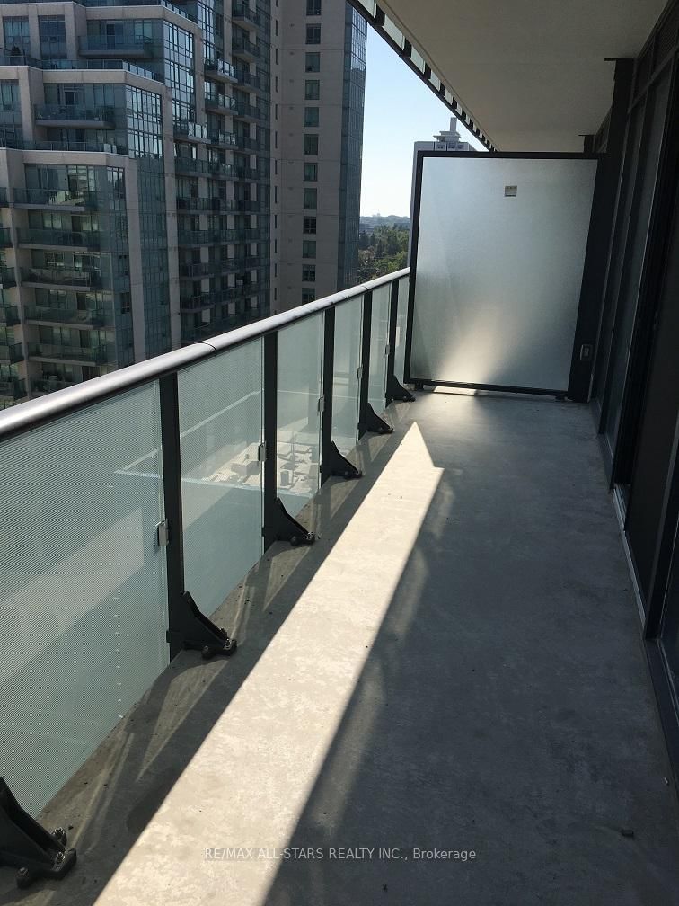 185 Roehampton Avenue, Unit 907 - Photo 2