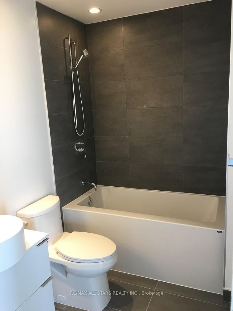 185 Roehampton Avenue, Unit 907 - Photo 9