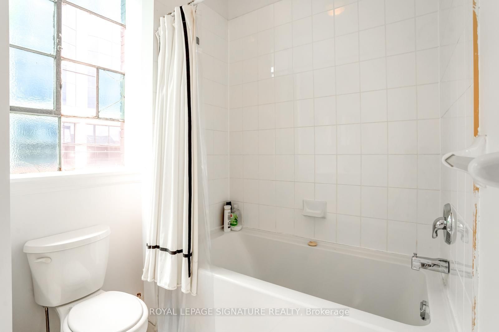 922 King Street W, Unit Unit A Upper - Photo 16