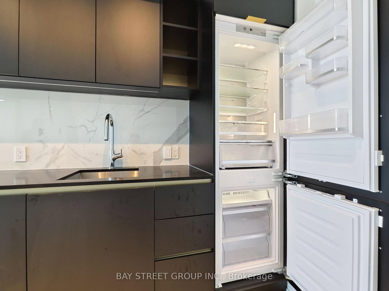 8 Wellesley Street W, Unit 3910 - Photo 12
