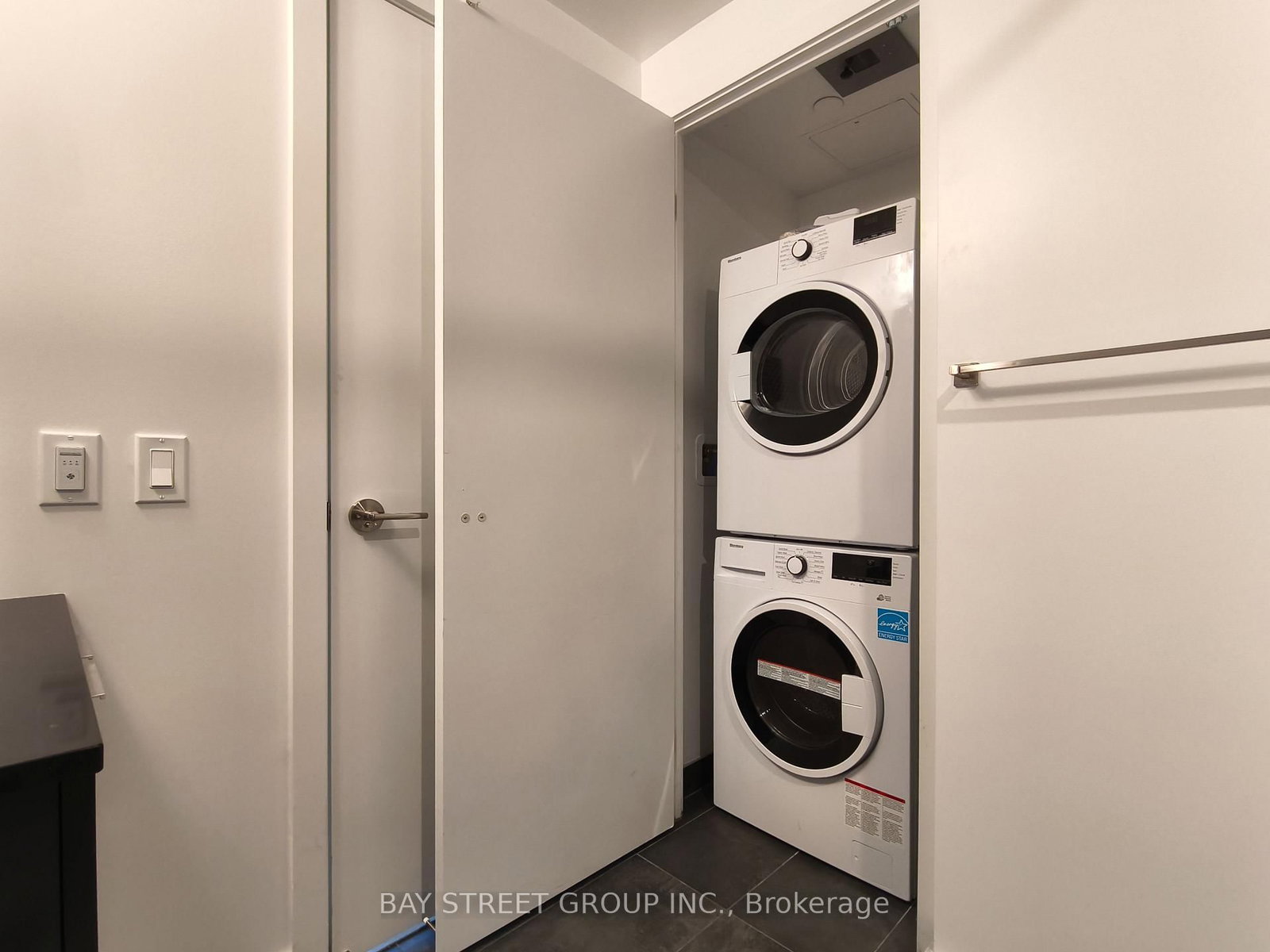8 Wellesley Street W, Unit 3910 - Photo 19