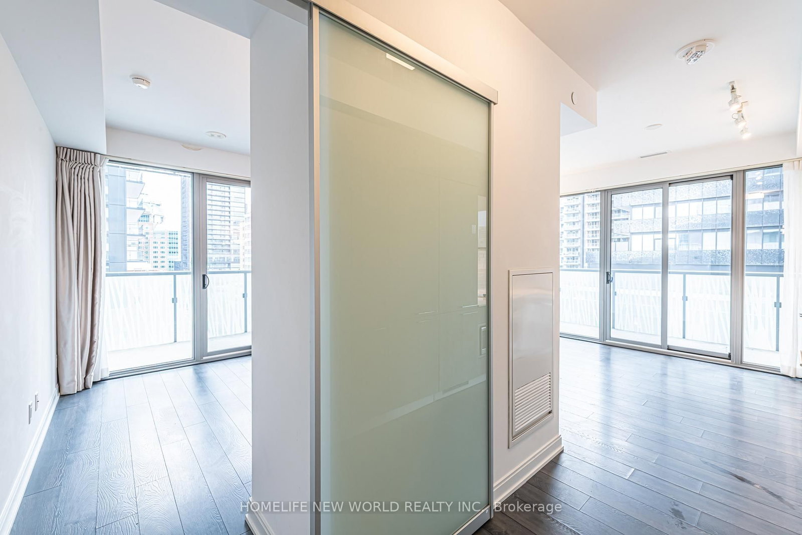 50 Charles Street E, Unit 903 - Photo 26