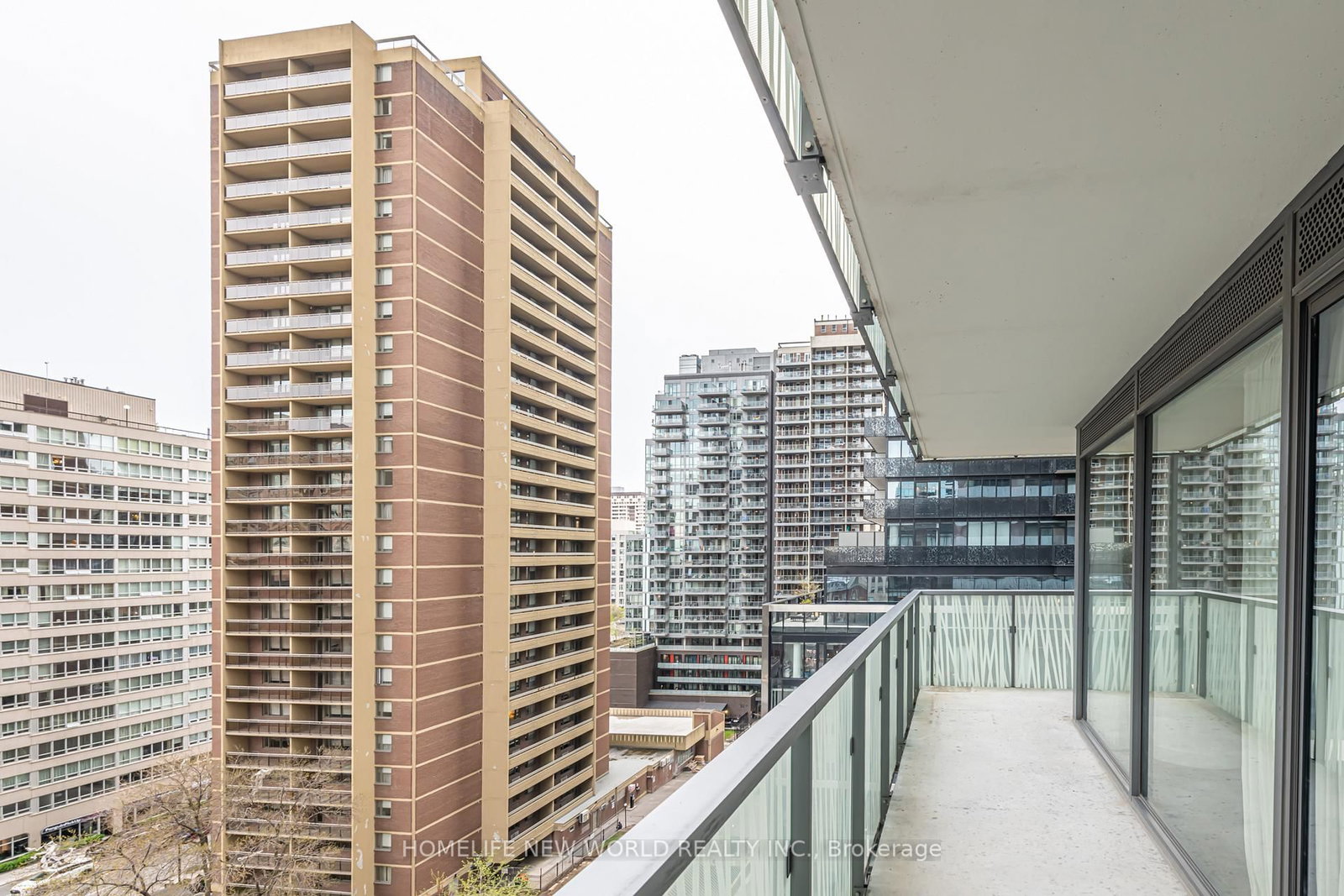 50 Charles Street E, Unit 903 - Photo 32