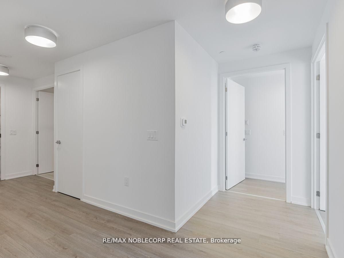 357 King Street W, Unit 3409 - Photo 14