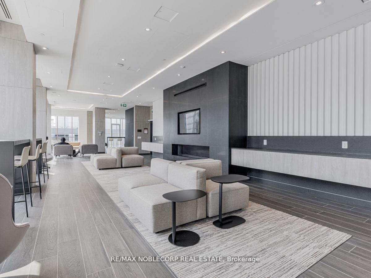 357 King Street W, Unit 3409 - Photo 17