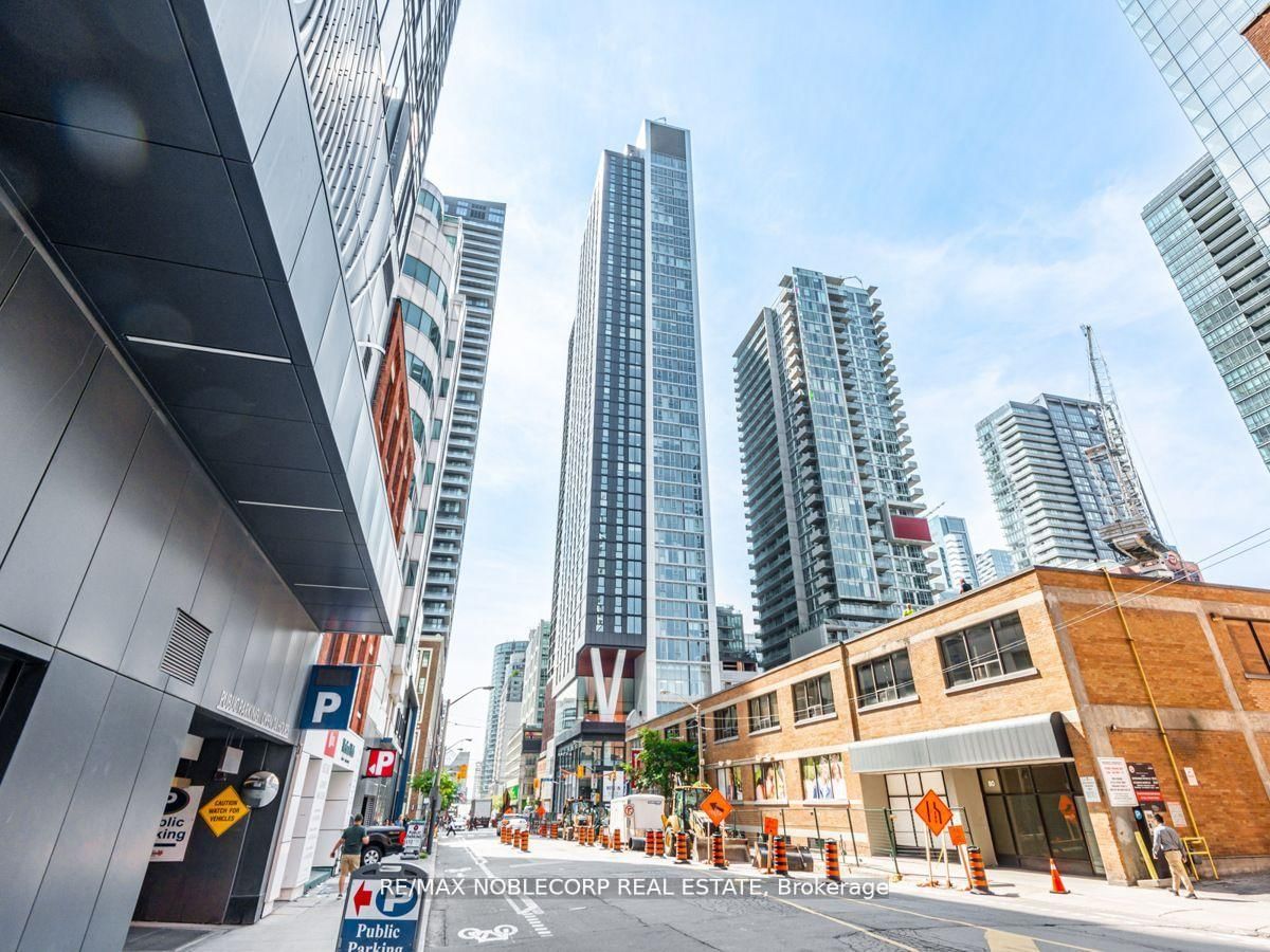 357 King Street W, Unit 3409 - Photo 24