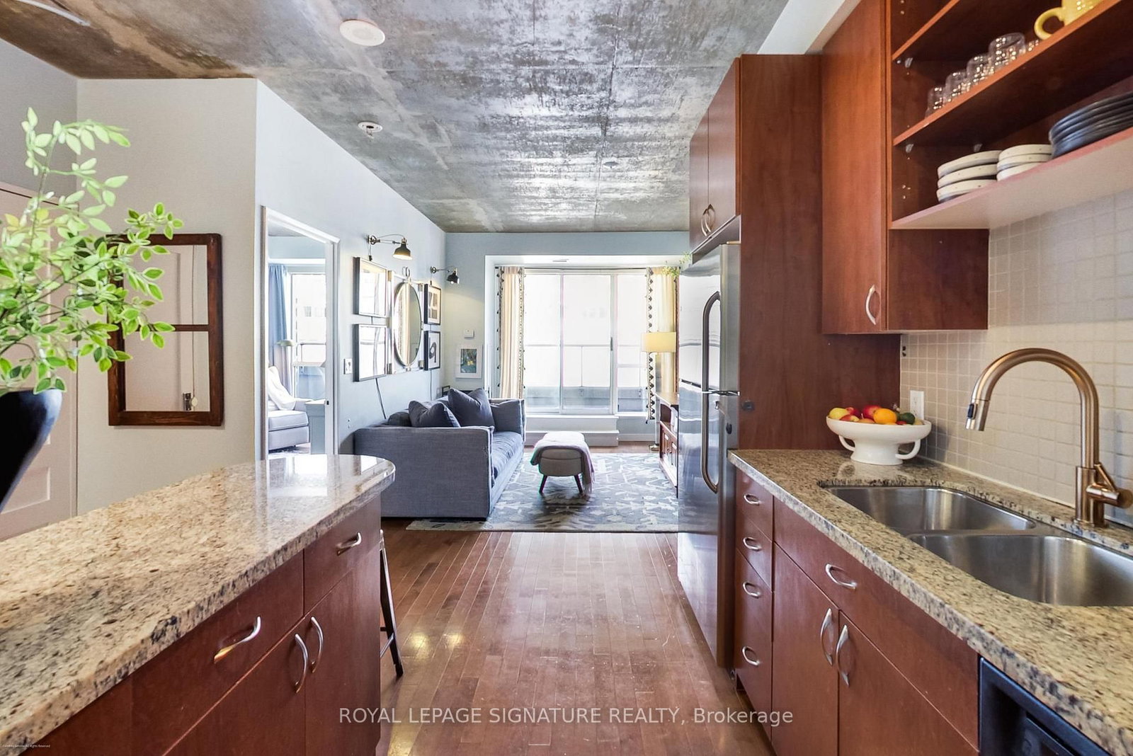 1005 King Street W