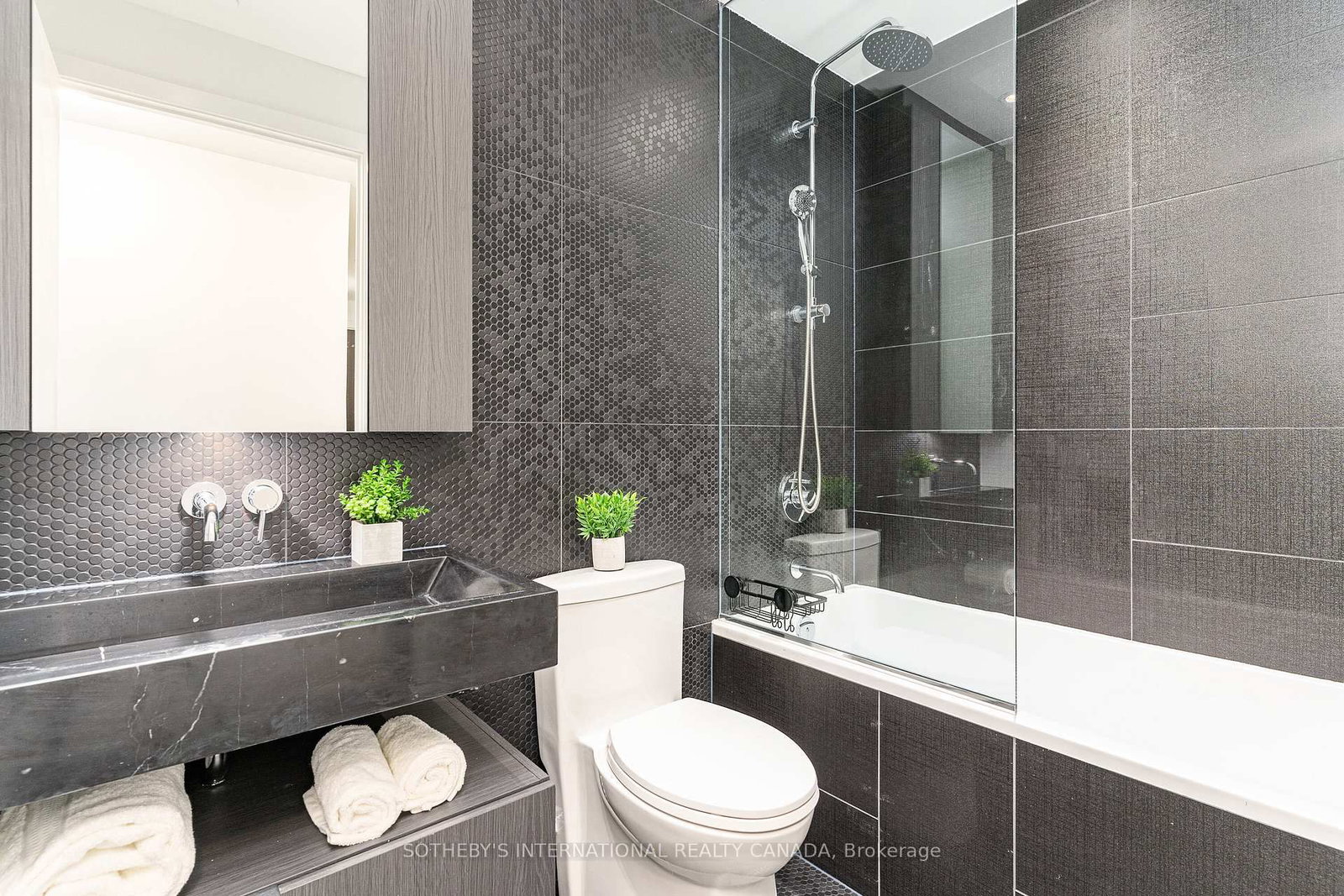 11 Yorkville Avenue, Unit 1111 - Photo 13