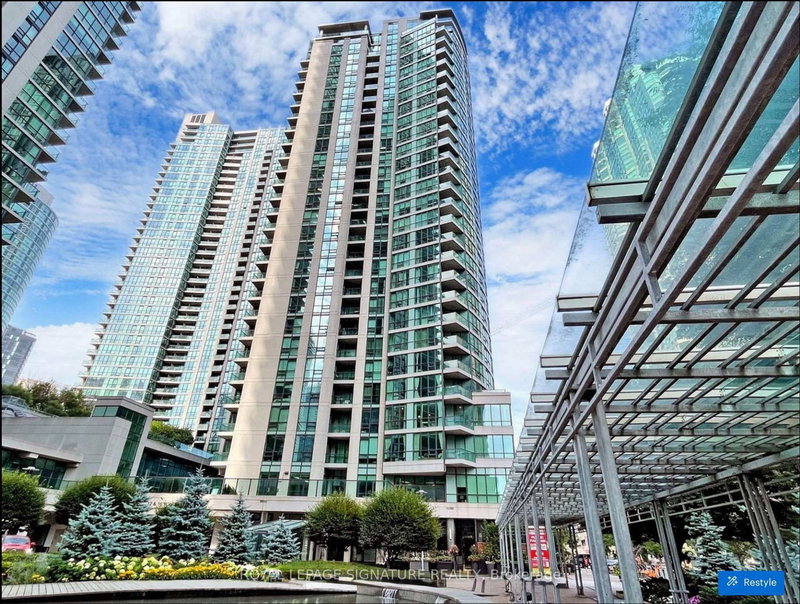 home for lease on 2401-16 Yonge Street