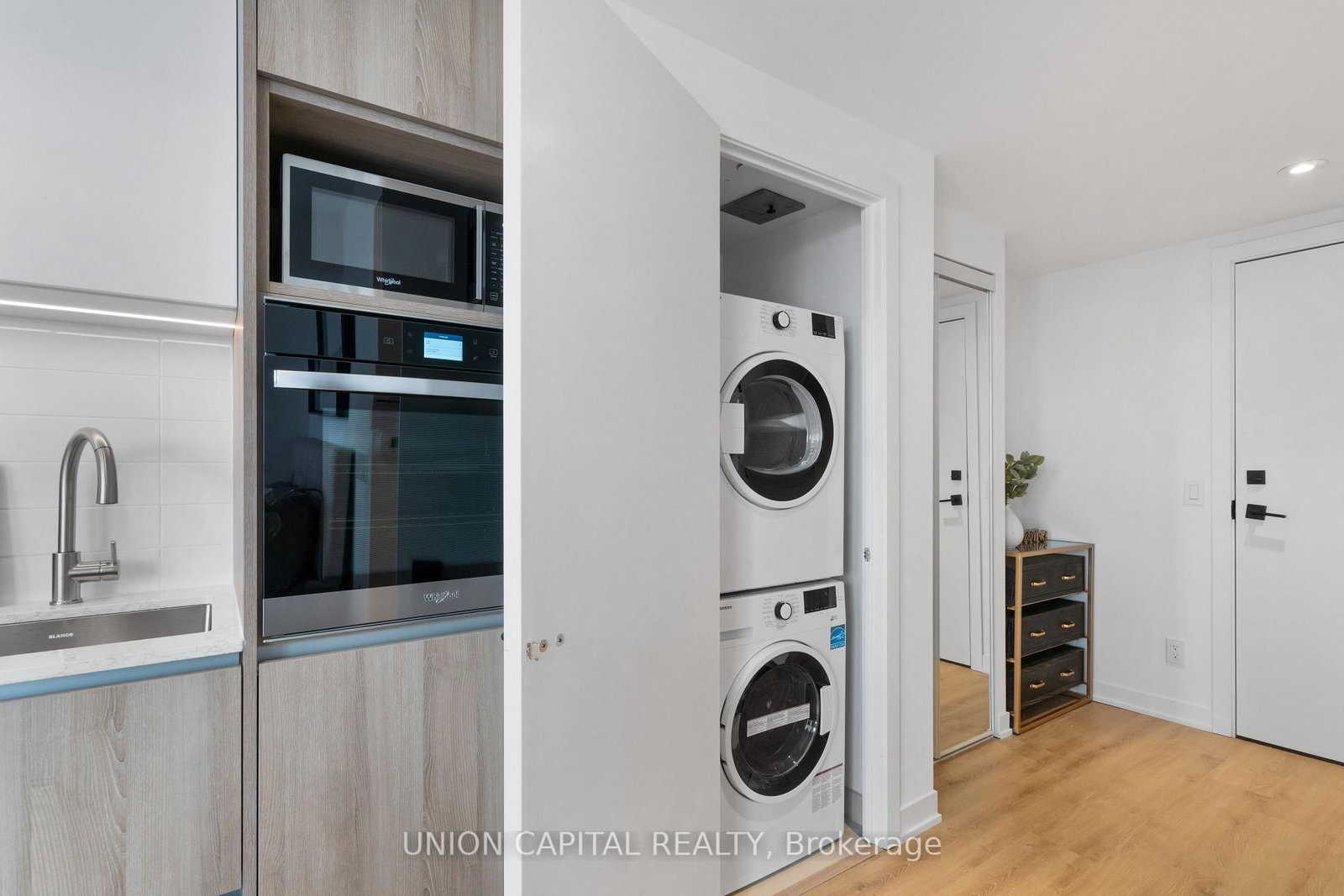 319 Jarvis Street, Unit 1612 - Photo 19