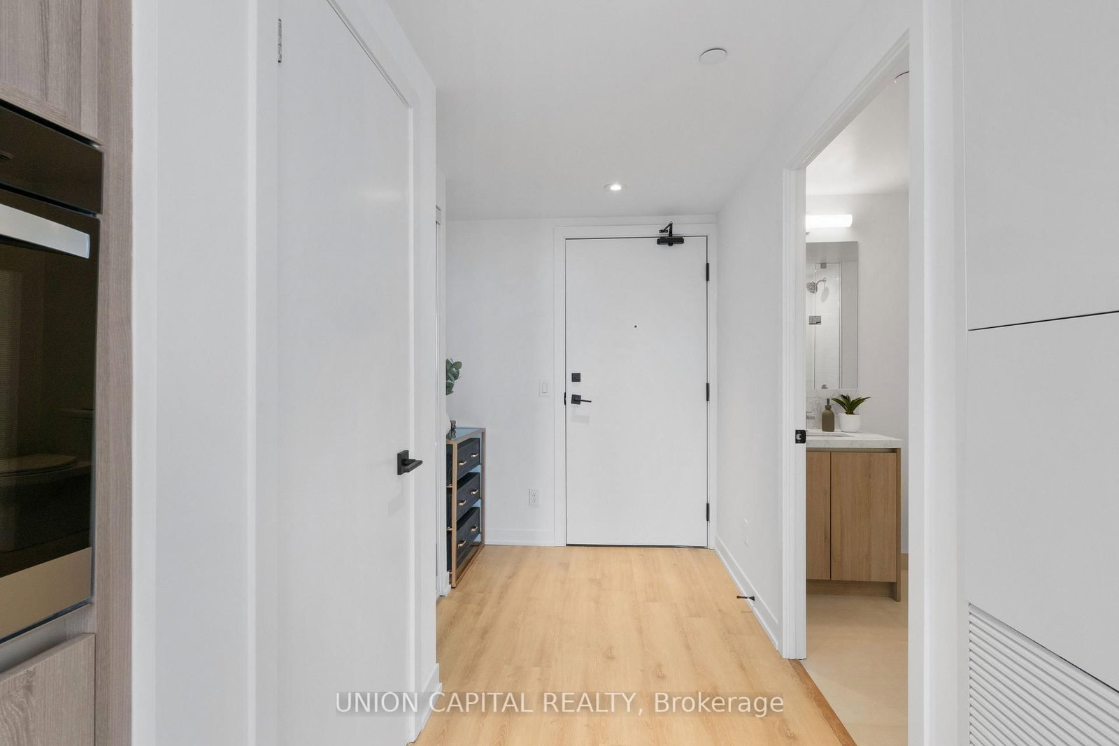319 Jarvis Street, Unit 1612 - Photo 4
