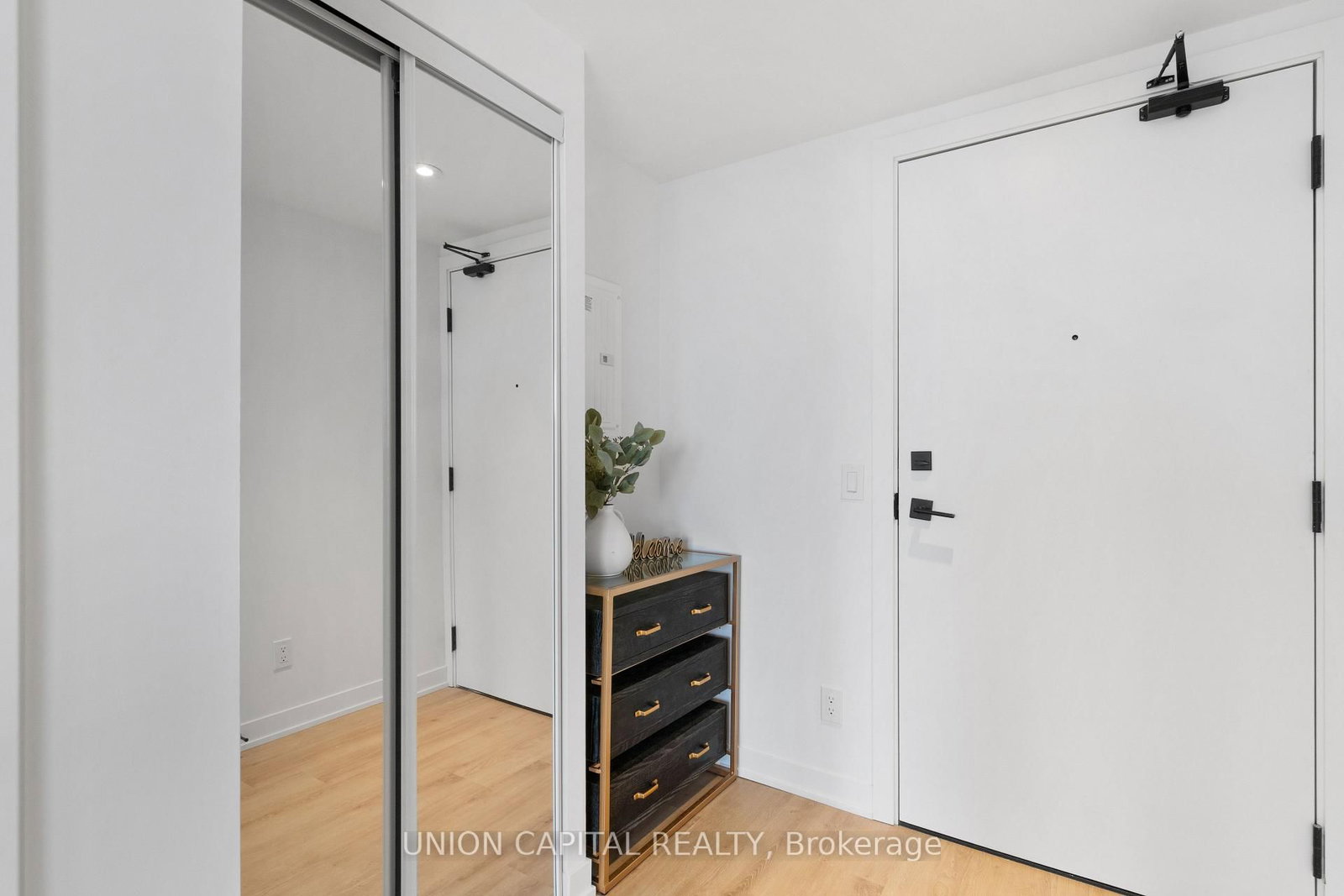 319 Jarvis Street, Unit 1612 - Photo 6