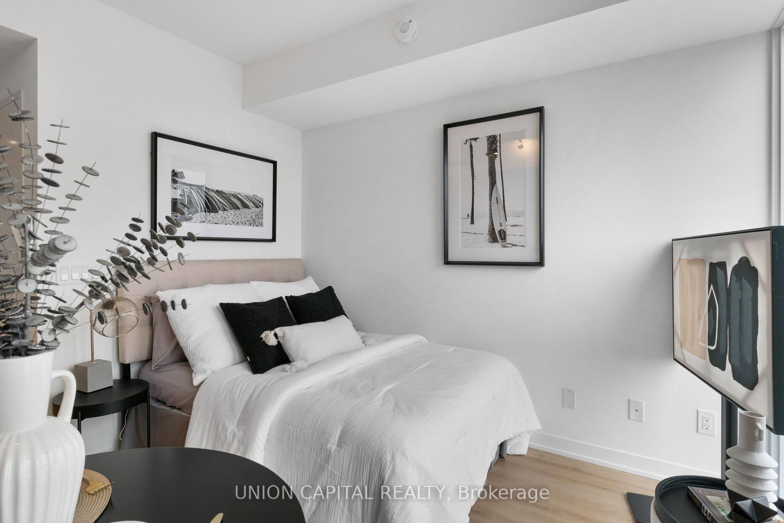 319 Jarvis Street, Unit 1612 - Photo 9