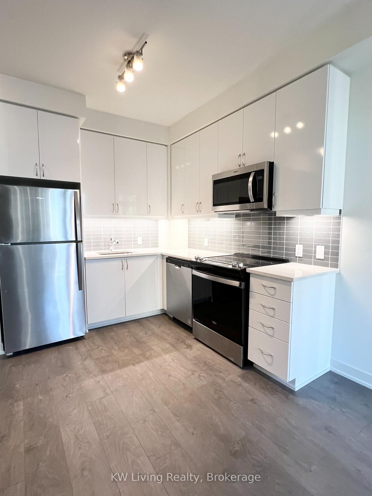 4955 Yonge Street, Unit 1718 - Photo 2