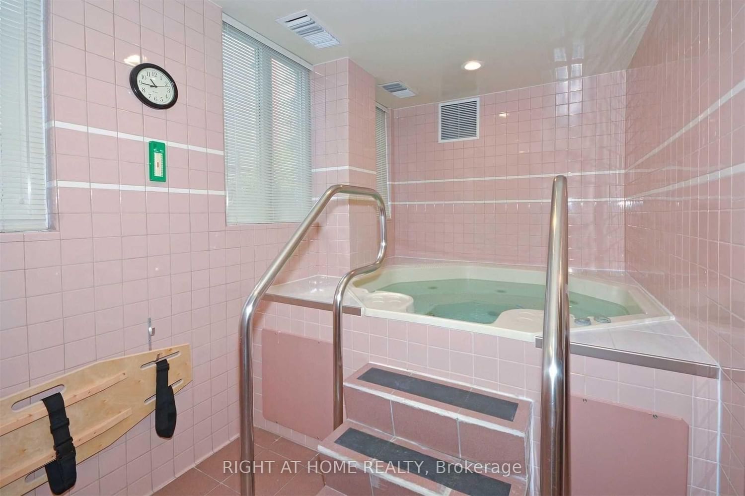 35 Merton Street, Unit 1602 - Photo 13