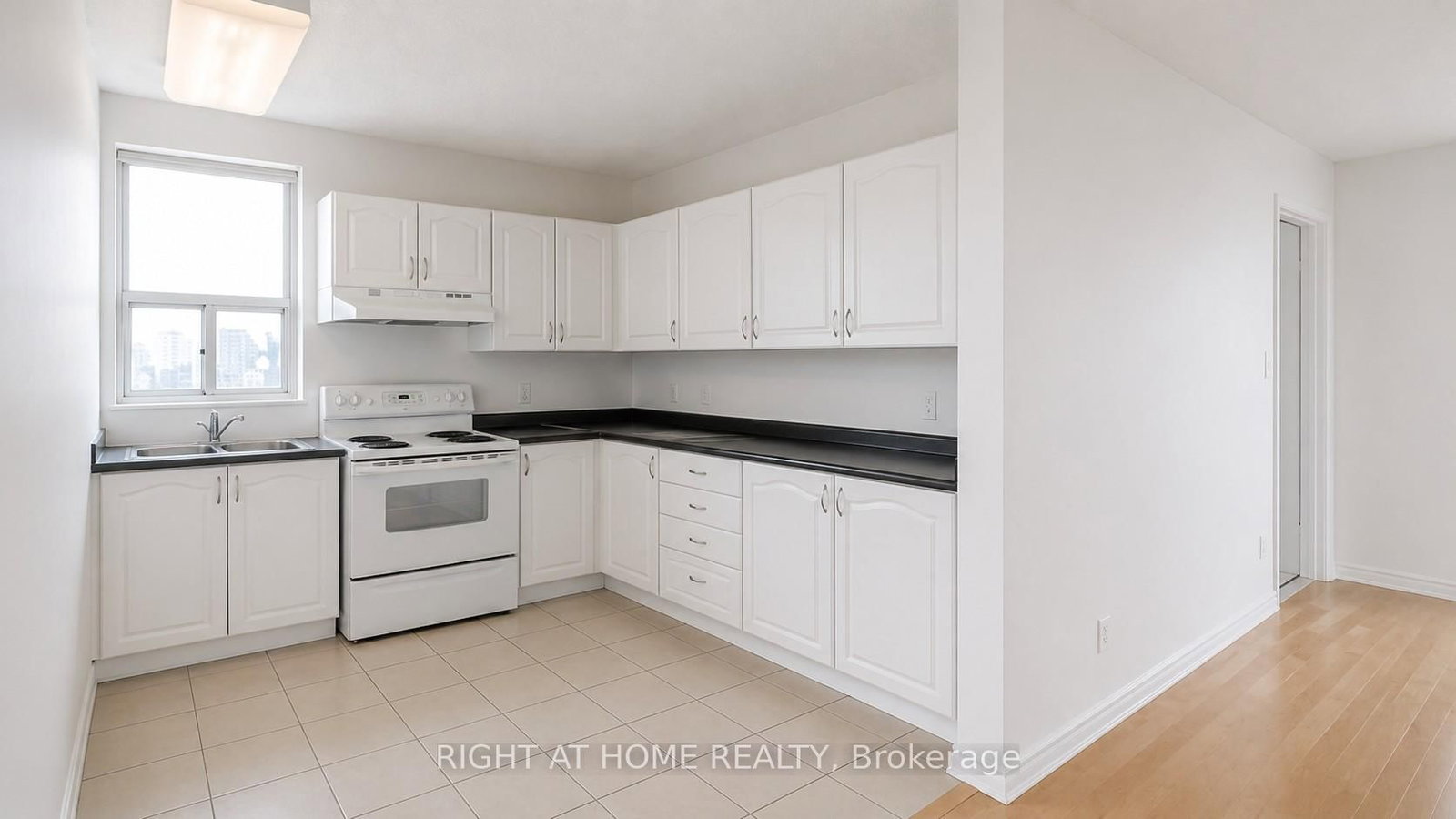 35 Merton Street, Unit 1602 - Photo 2