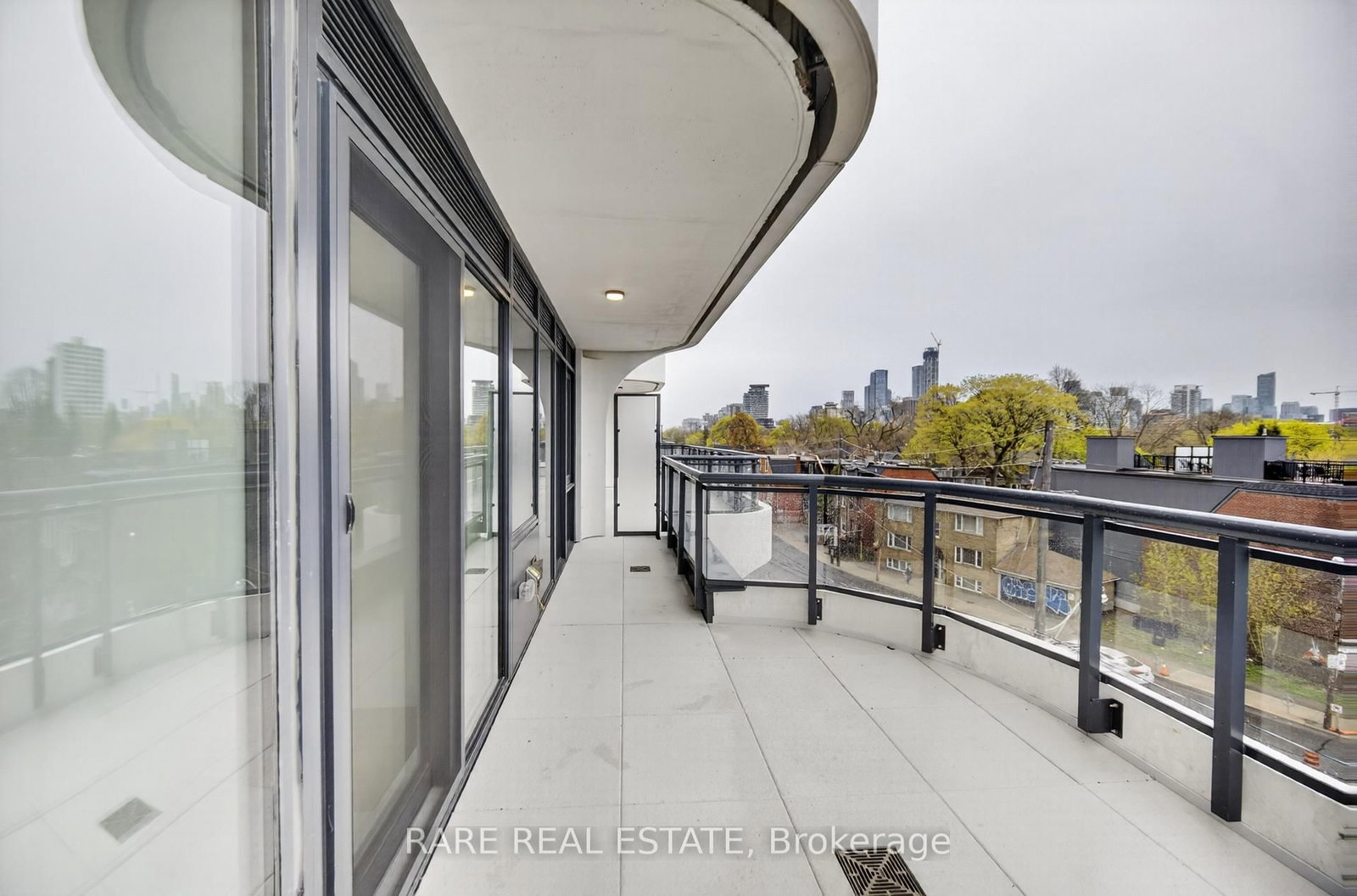 322 Dupont Street, Unit 406 - Photo 30