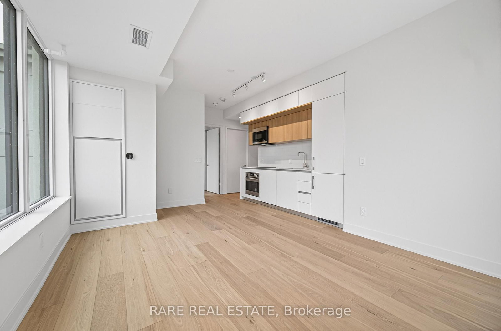 322 Dupont Street, Unit 406 - Photo 8